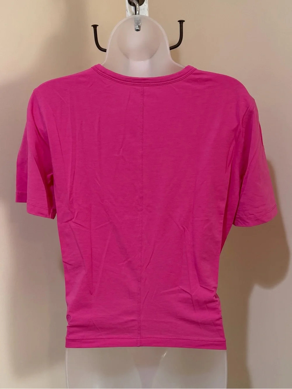 NWOT LULULEMON CRESCENT TEE TWIST FRONT WAIST LENGTH TOP IN SONIC PINK  SIZE 4